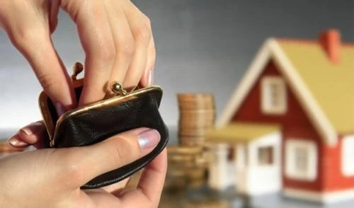 La casa fa diventare gli italiani sempre più poveri e infelici