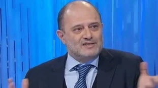 Franco Bechis contro Luciana Lamorgese: "Prendere le distanze dai violenti in piazza? Compito suo fermarli"