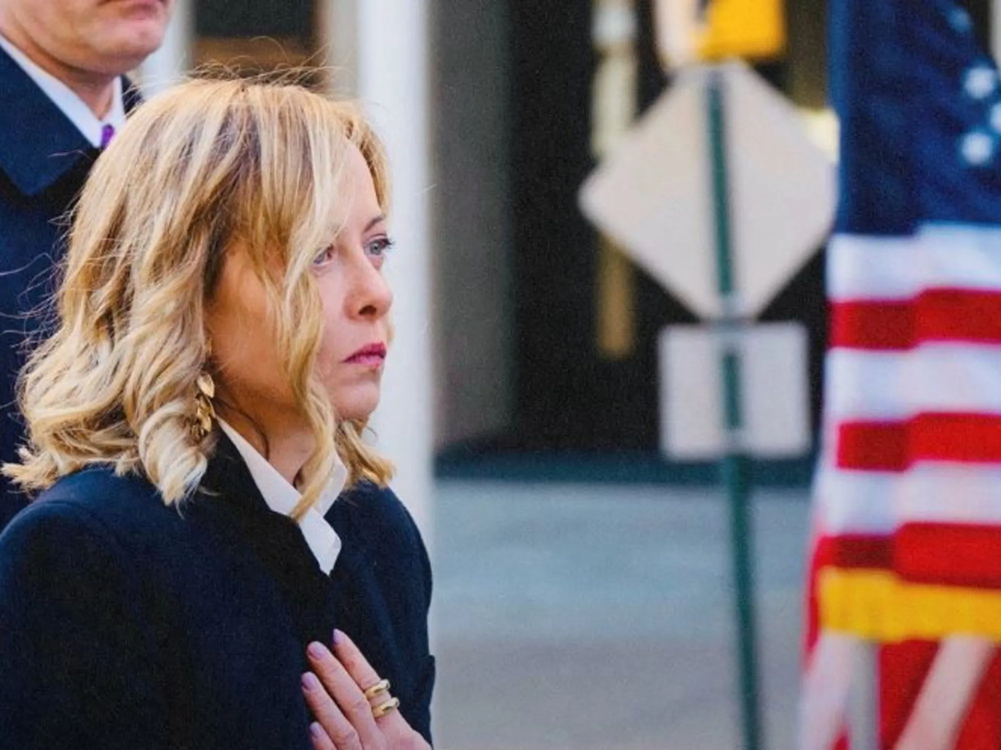 Leggi l'articolo: Fdi sotterra la sinistra con queste foto <span style="color: rgb(153, 0, 0);">Guarda</span>