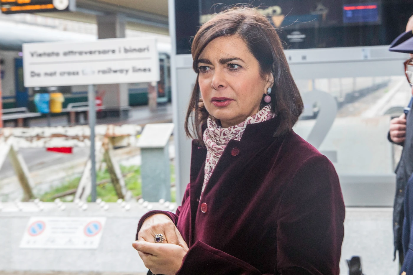 Corinaldo, vergogna di Laura Boldrini dopo la strage al concerto di Sfera Ebbasta: "Se Salvini fosse serio..."