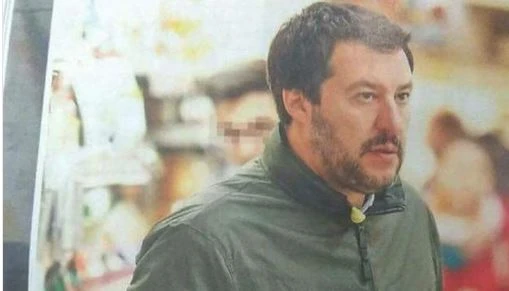 Matteo Salvini, la paparazzata rivelatrice: "Così si mangia Di Maio e M5s"