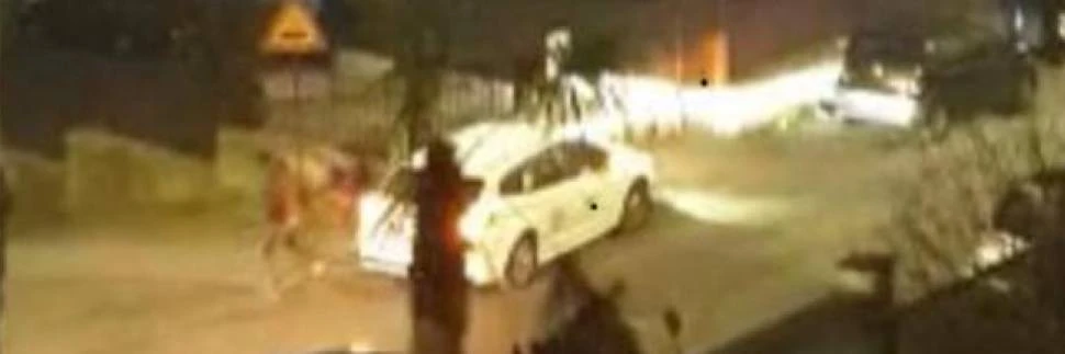 Roma, tassista aggredito: 40 minuti di terrore, arrestati tre ecuadoregni e un'italiana