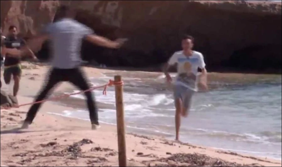 Temptation Island Vip, è già caos: Ciro Petrone cerca di fuggire e travolge il cameraman, sconcerto in diretta