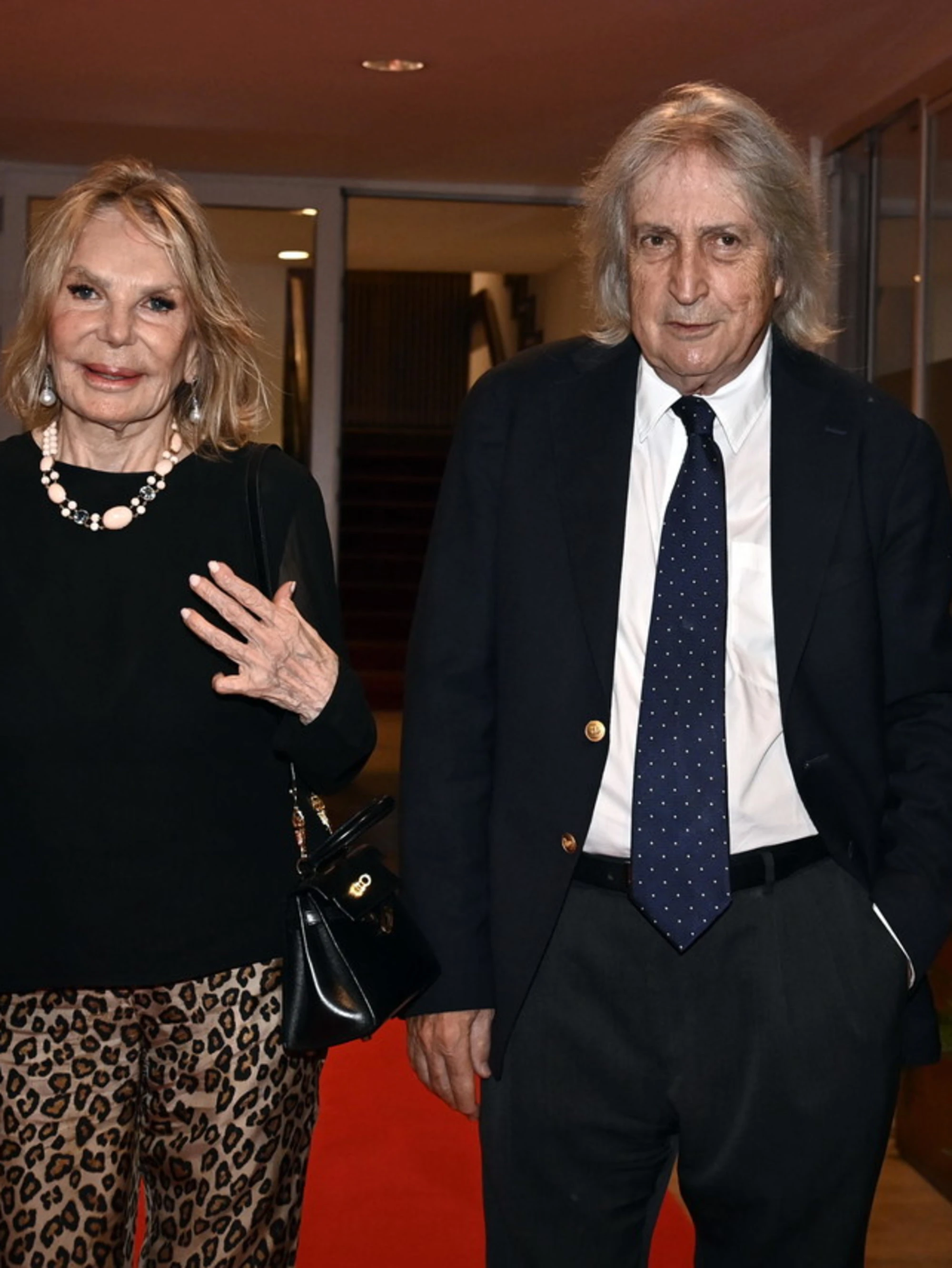 Enrico Vanzina, "viva la redistribuzione del reddito": la moglie truffata? L'ultima vergogna: chi la insulta