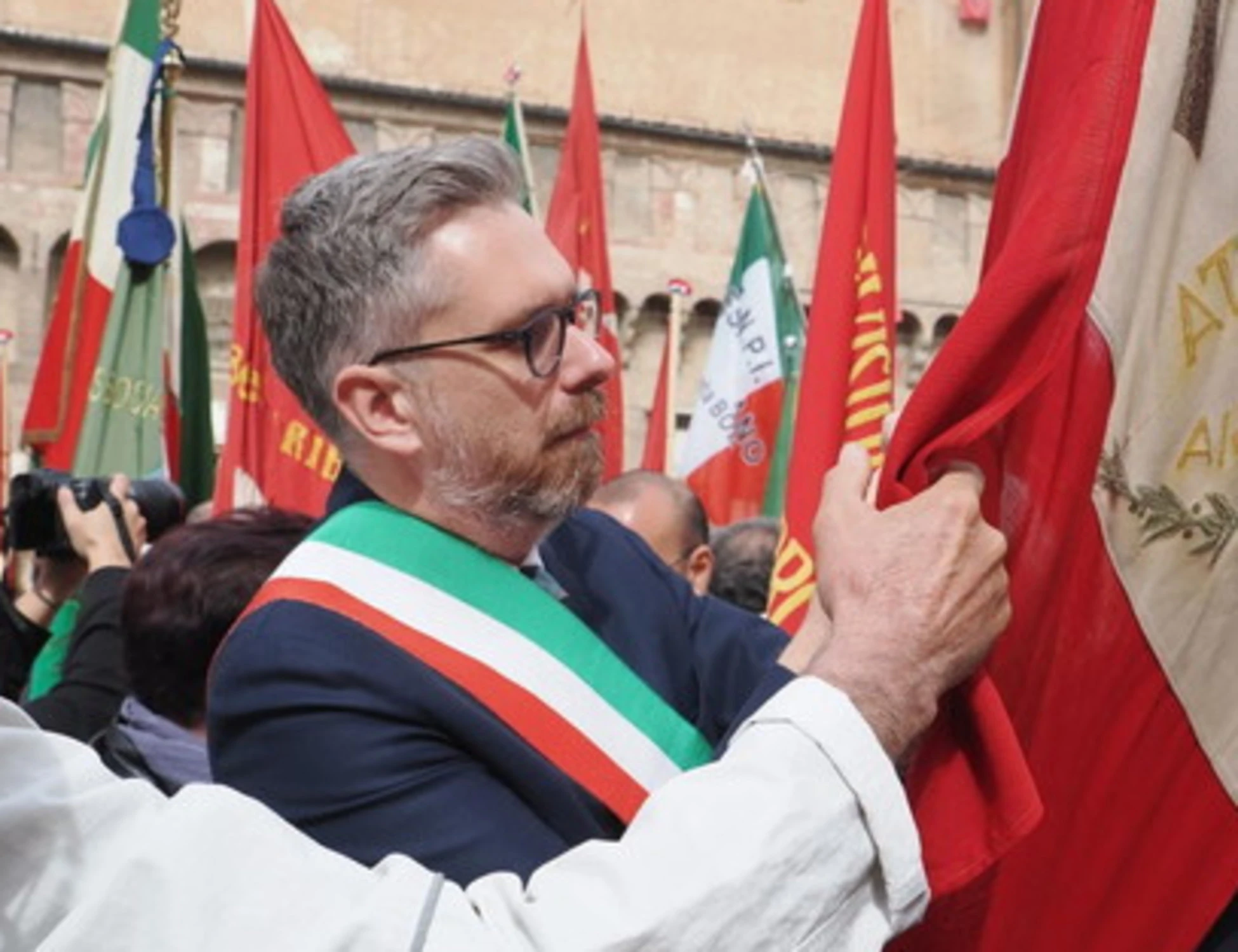 Bologna, ultima follia Pd: donne? No, "persone gestanti"