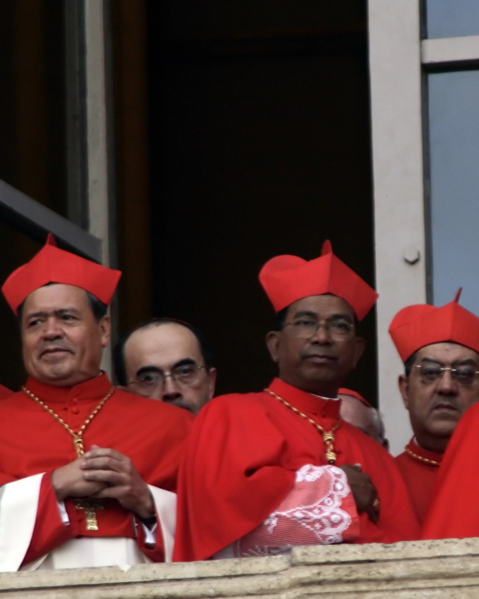 Conclave, don Cristiani: "Voglio un Papa comunista"