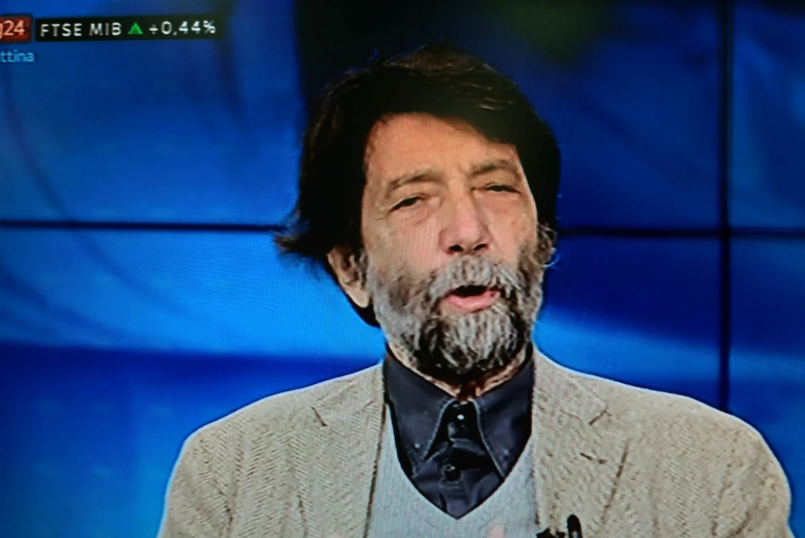 Massimo Cacciari, tsunami in diretta: "Macron? Se alle elezioni...". La sua clamorosa "svolta sovranista"