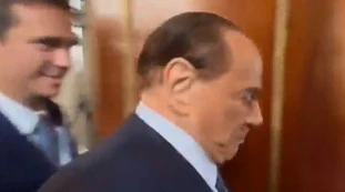 Berlusconi, "ha parlato con Mattarella?": risponde così, il video inedito