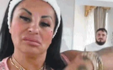 Rita De Crescenzo, che flop gli appelli sgrammaticati