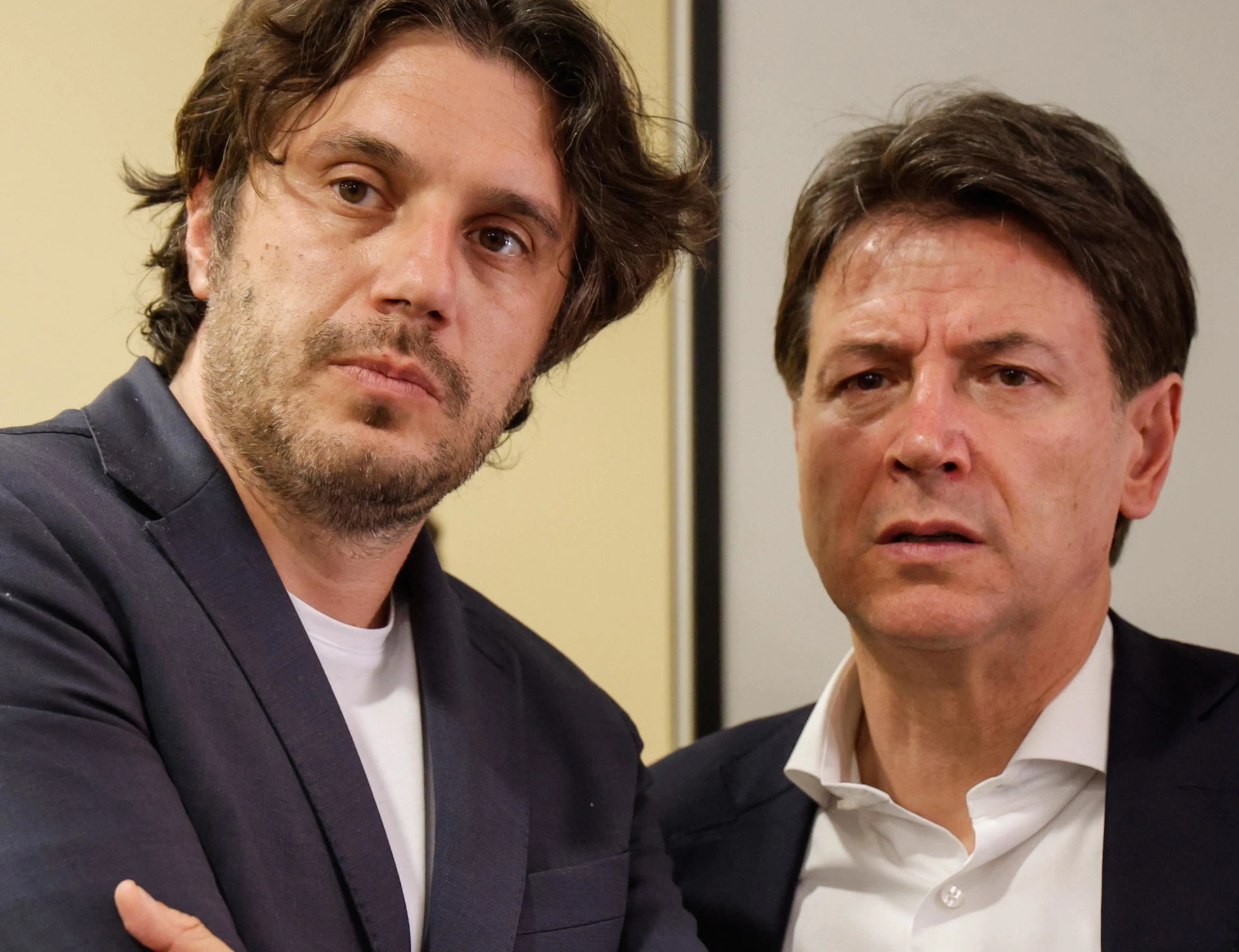 Silvestri insulta Meloni, Giuseppe Conte lo difende: "Nessuna offesa personale"