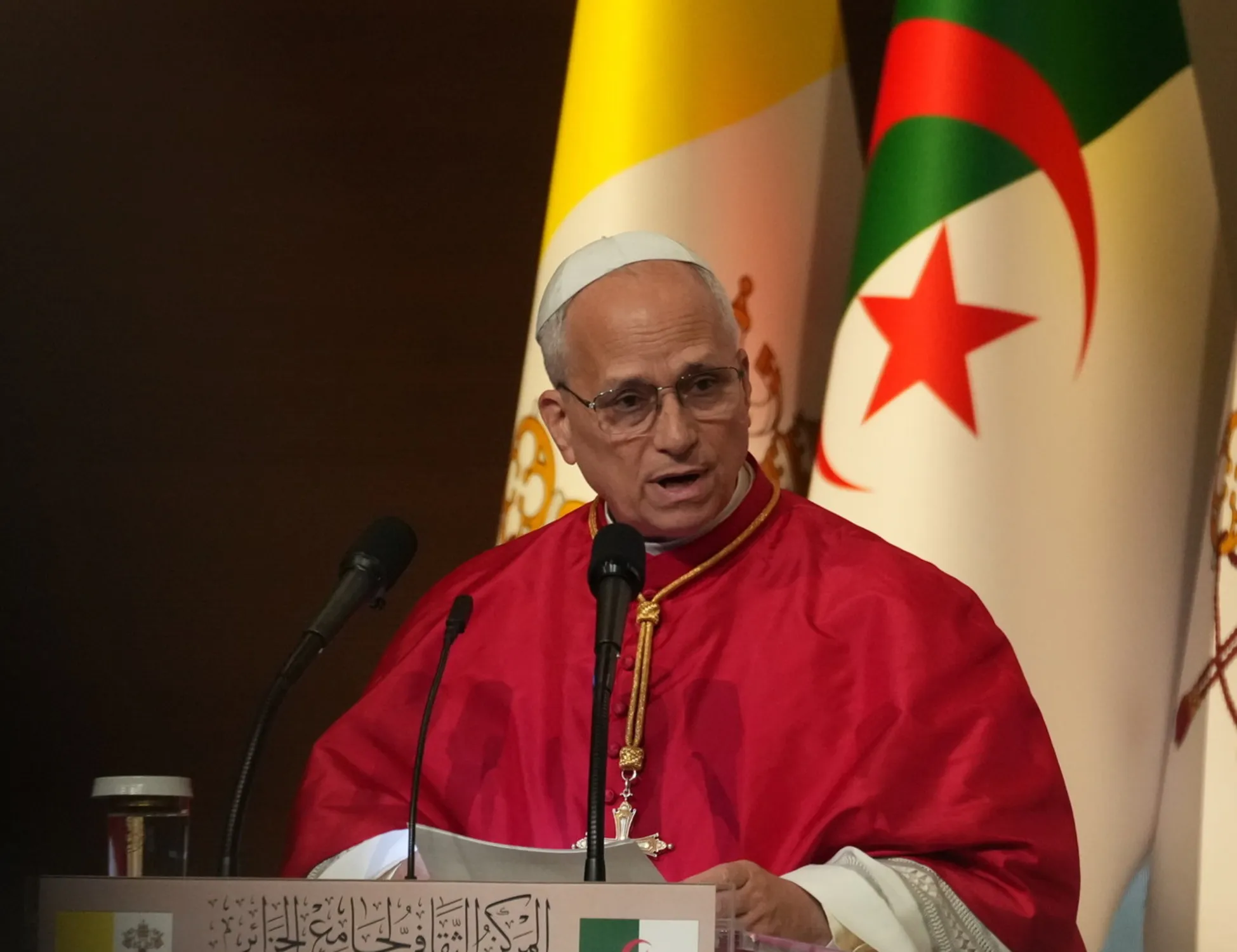 Leggi l'articolo: "Ecco cosa dovrebbe fare il Vaticano", "Tirannia": le parole del Papa dopo l'attacco di Vance