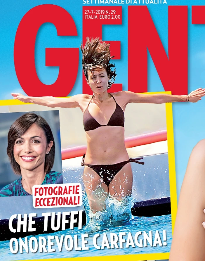 Mara Carfagna, bikini che sfiora la perfezione: l'ex ministro star in copertina