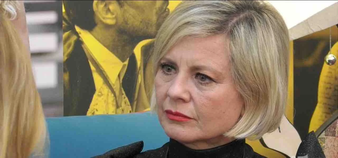 Grande Fratello Vip, dramma tra Antonella Elia e Patrik: "Vai a c***", "gran pezzo di m***". Poi le spinte