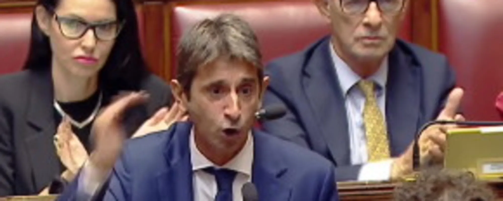 "Cosa vuol dire difendere le donne": Donzelli zittisce Schlein e Boschi <span style="color: rgb(153, 0, 0);">Video</span>