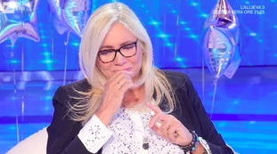 Domenica In, "adesso ti faccio...": gaffe di Mara Venier con Andrea Bocelli, cosa le esce di bocca