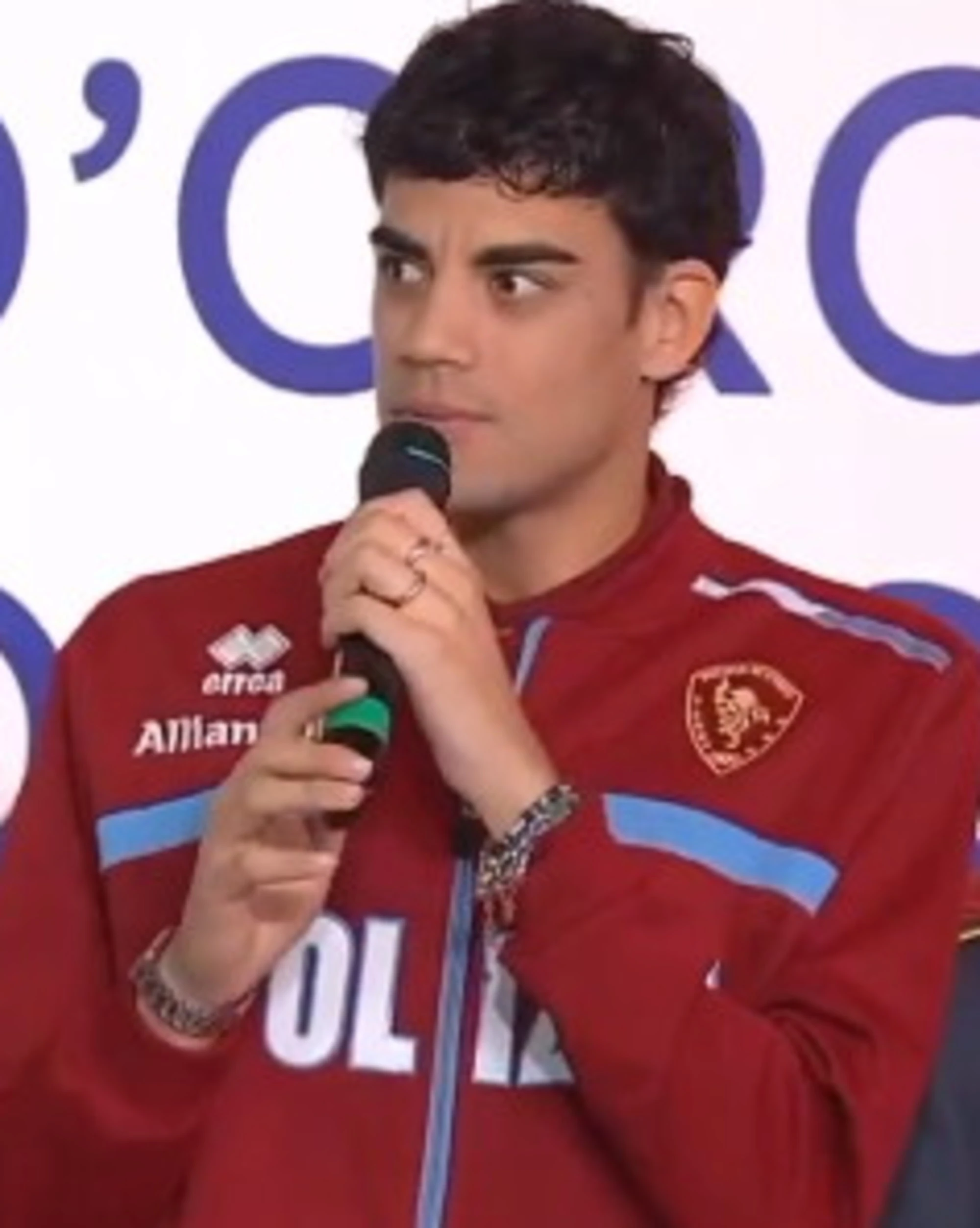 Tommaso Marini, bufera dopo la domanda di Fusco: "Niente unghie laccate?"