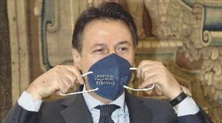 Giuseppe Conte, "capetto fantasma". Retroscena: perché è sparito, chi vuole fare fuori