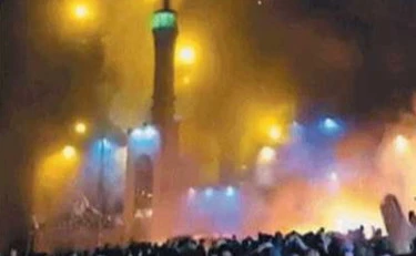 Iran, moschee a fuoco e spari sulla folla: la rivolta deflagra