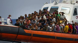 Open Arms denuncia il sottomarino militare italiano