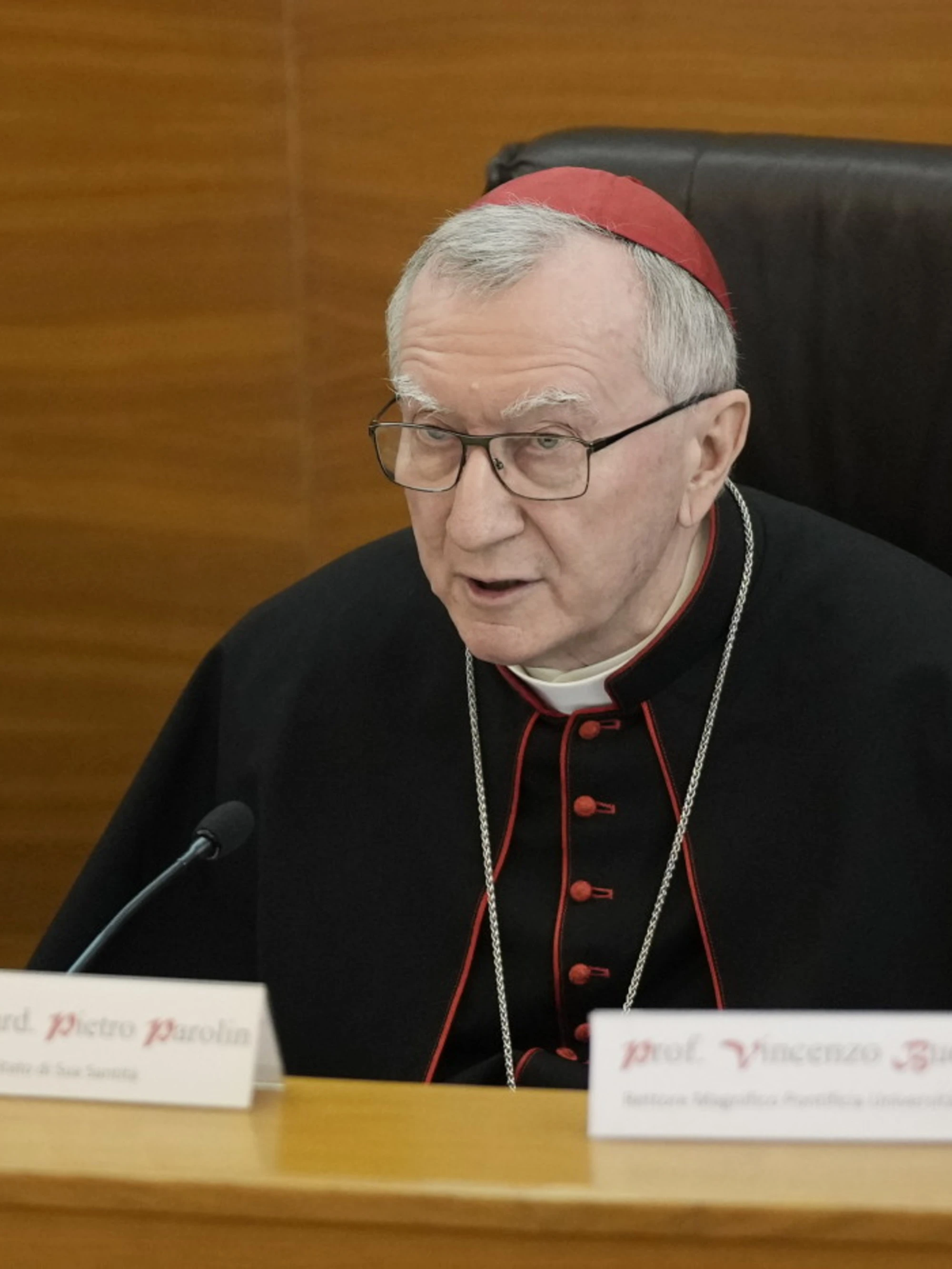 Conclave, la mossa dei vescovi comunisti contro Parolin