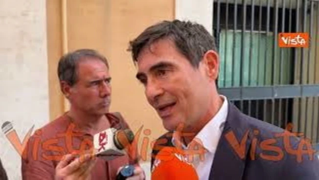 https://media.liberoquotidiano.it/Z6rJ8O5rs_E2IFR9jOActDP0-grYLWDJQvdAI4As7yI/width:800/quality:90/aW1hZ2VzLzIwMjUvMDkvMTgvMTMxNjIyMTYzLTgxNTVlYjNjLWYzZWUtNDZmYS05NjM3LTQ1YTlhOTY5NmM5Zi5qcGc.webp