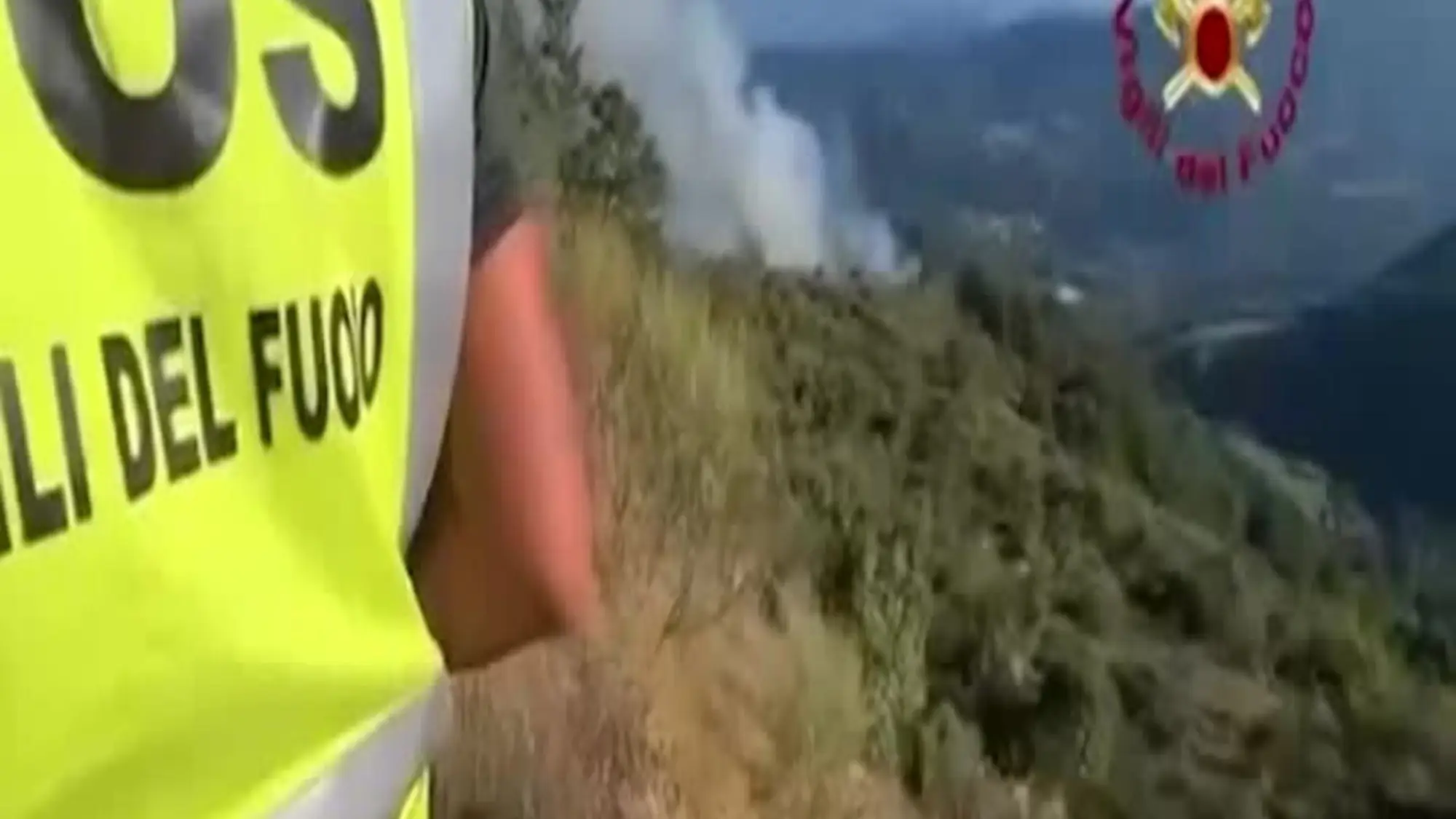 Potenza, prosegue incendio tra Fardella ed Episcopia: impegnati anche i Canadair