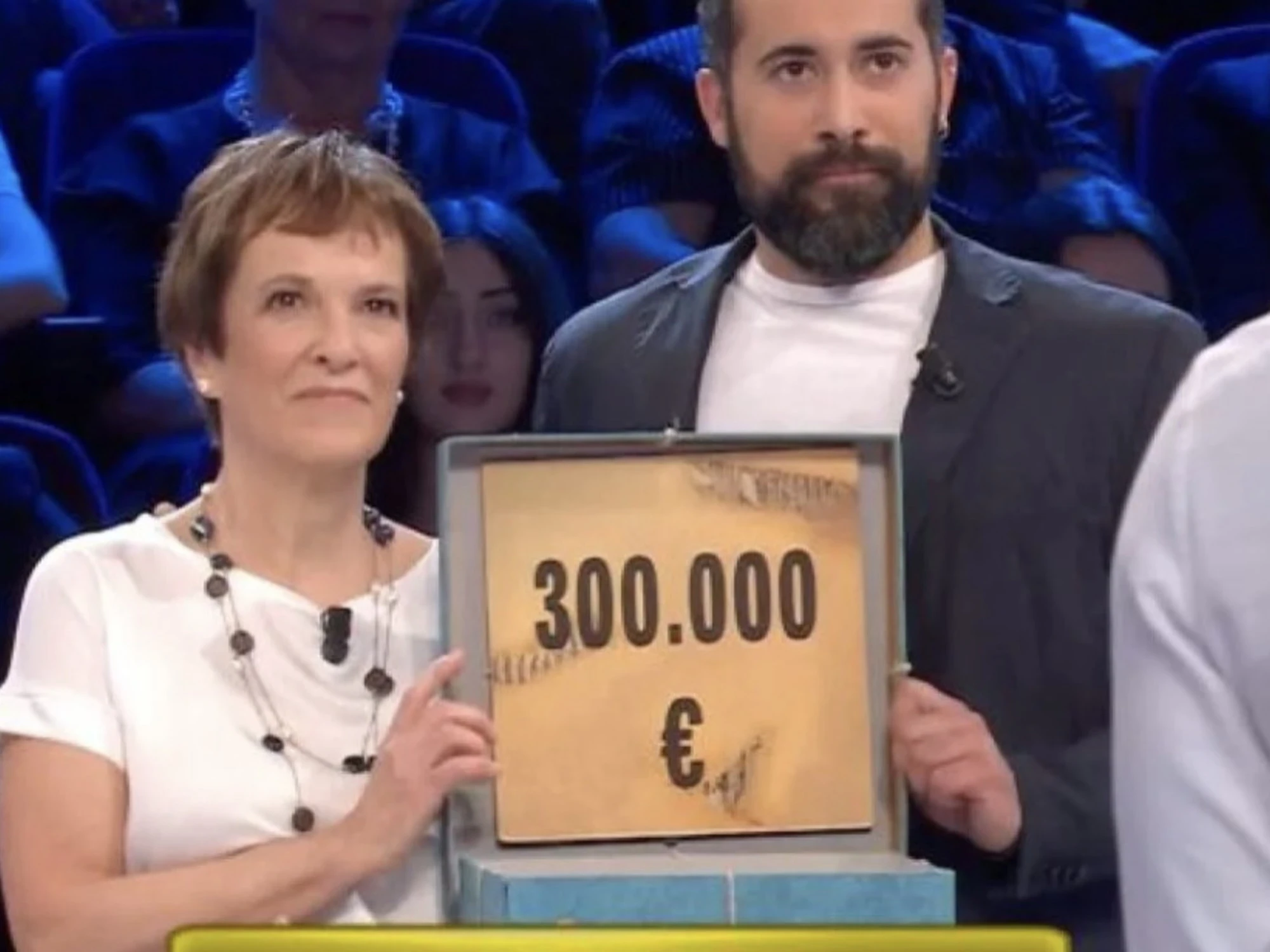 Affari Tuoi, la clamorosa frase di Bianca a Enrico sui titoli di coda: "Mi sento..."