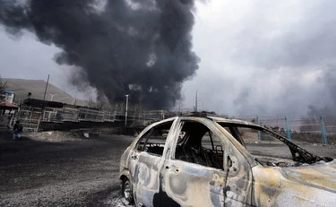 Iran, la diretta. Israele: "Ucciso il capo dell'ufficio militare della Guida Suprema"