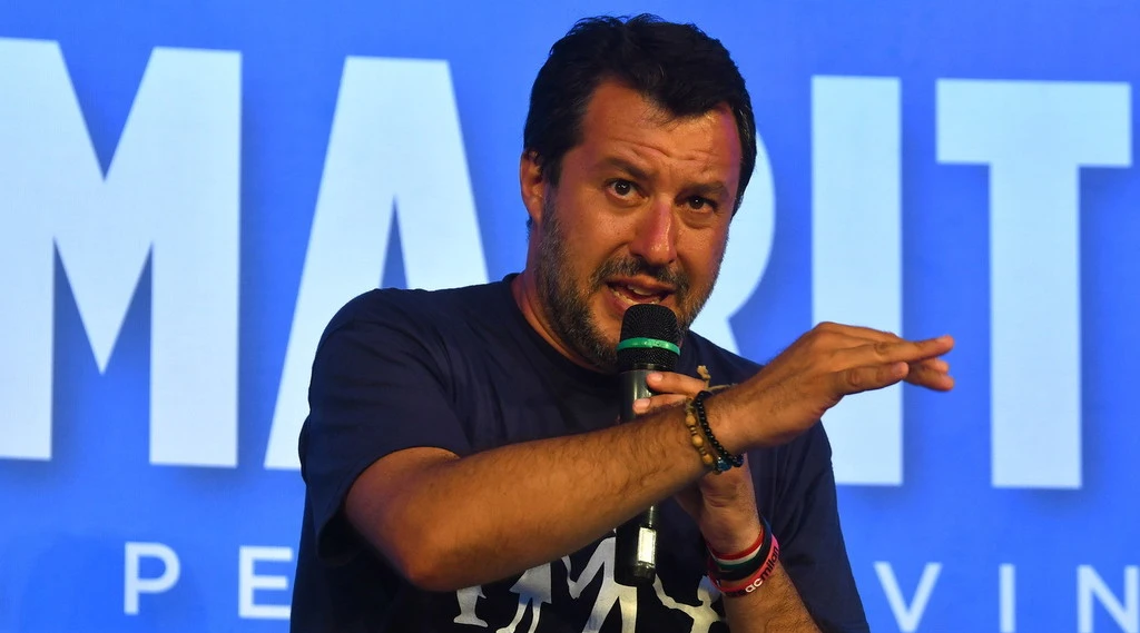 Immigrazione, Matteo Salvini: "L'Europa minaccia la Sicilia e Giuseppe Conte tace"