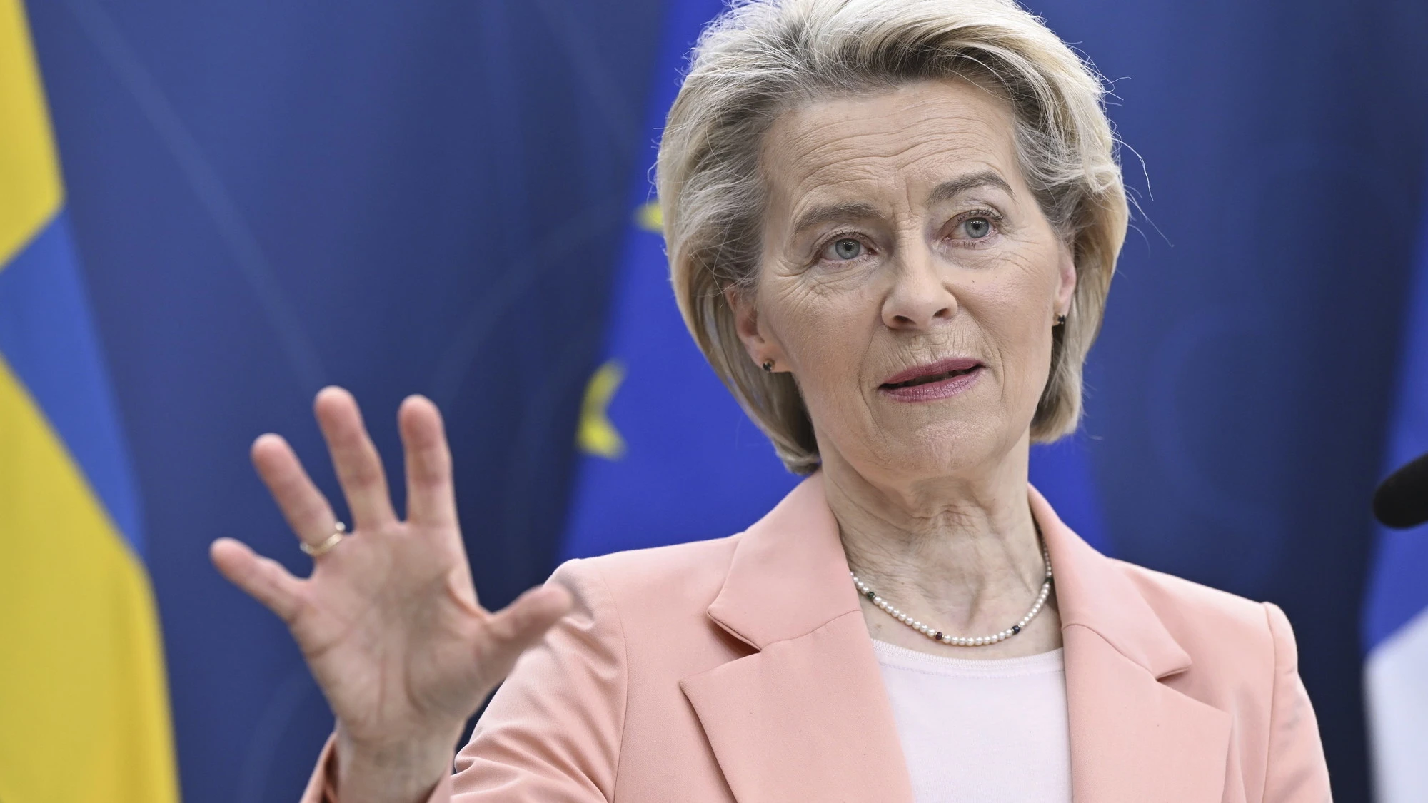 Ursula von der Leyen, ottavo aumento in tre anni: dove volano le cifre del suo stipendio