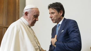 Papa Francesco, la telefonata di Giuseppe Conte dietro lo scontro con la Cei