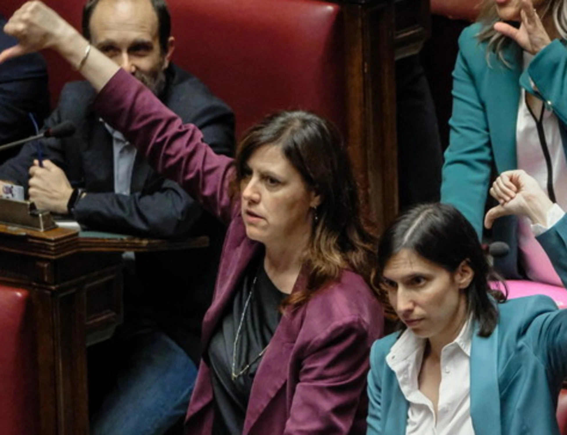 Pd, l'ultima follia contro i ragazzi di FdI: "Schedatura di regime"