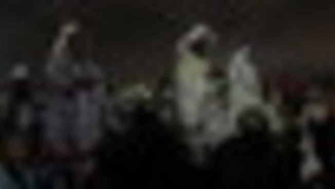 In Camerun centinaia alla messa all'aperto del Papa, fra canti e balli