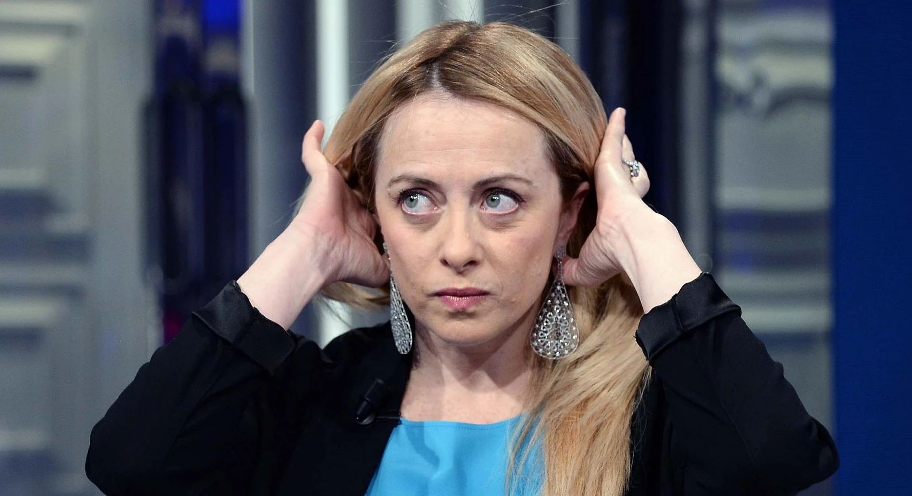 Giorgia Meloni, missione in Ungheria: "Come caccio i clandestini. I radical chic? In miniera"