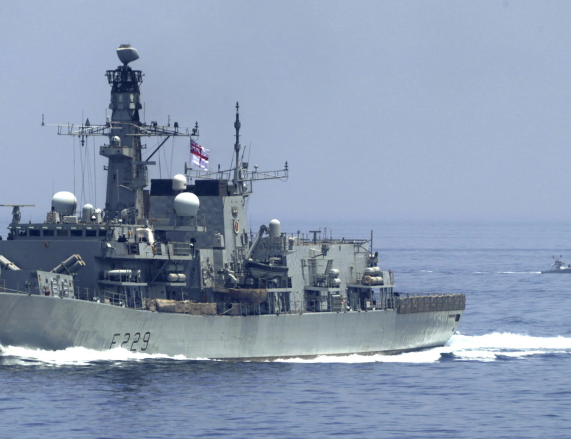 Iran, le indiscrezioni: pronti a minare lo stretto di Hormuz