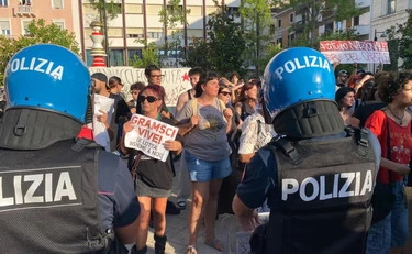 https://media.liberoquotidiano.it/ZDYr-1FlCYb5aiqkRe5LQXkG6MrL3TgI1mYGFrbmJgo/width:800/quality:90/aW1hZ2VzLzIwMjYvMDcvMTQvMTgxNjM0NzUzLTM5NjMyMzliLTAzMWQtNDdmZS1iMjlmLWNlYmRmODI2ZjU5NC5qcGc.webp