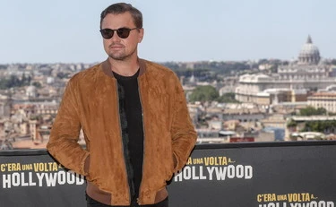 DiCaprio si scalda: prima i globi, poi l’Oscar