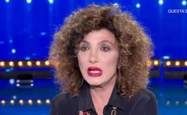 https://media.liberoquotidiano.it/ZEAPKI4qE-PYqQdEqr_Y-X-_RfR3hBDuhR26IYu3tzI/width:800/quality:90/aW1hZ2VzLzIwMjUvMTAvMTkvMTUwNTUxODAyLTExMzMzOTUxLTMwYzYtNDExOS1iNjZhLTQ1Zjg4MDMyYzNiNC5qcGc.webp