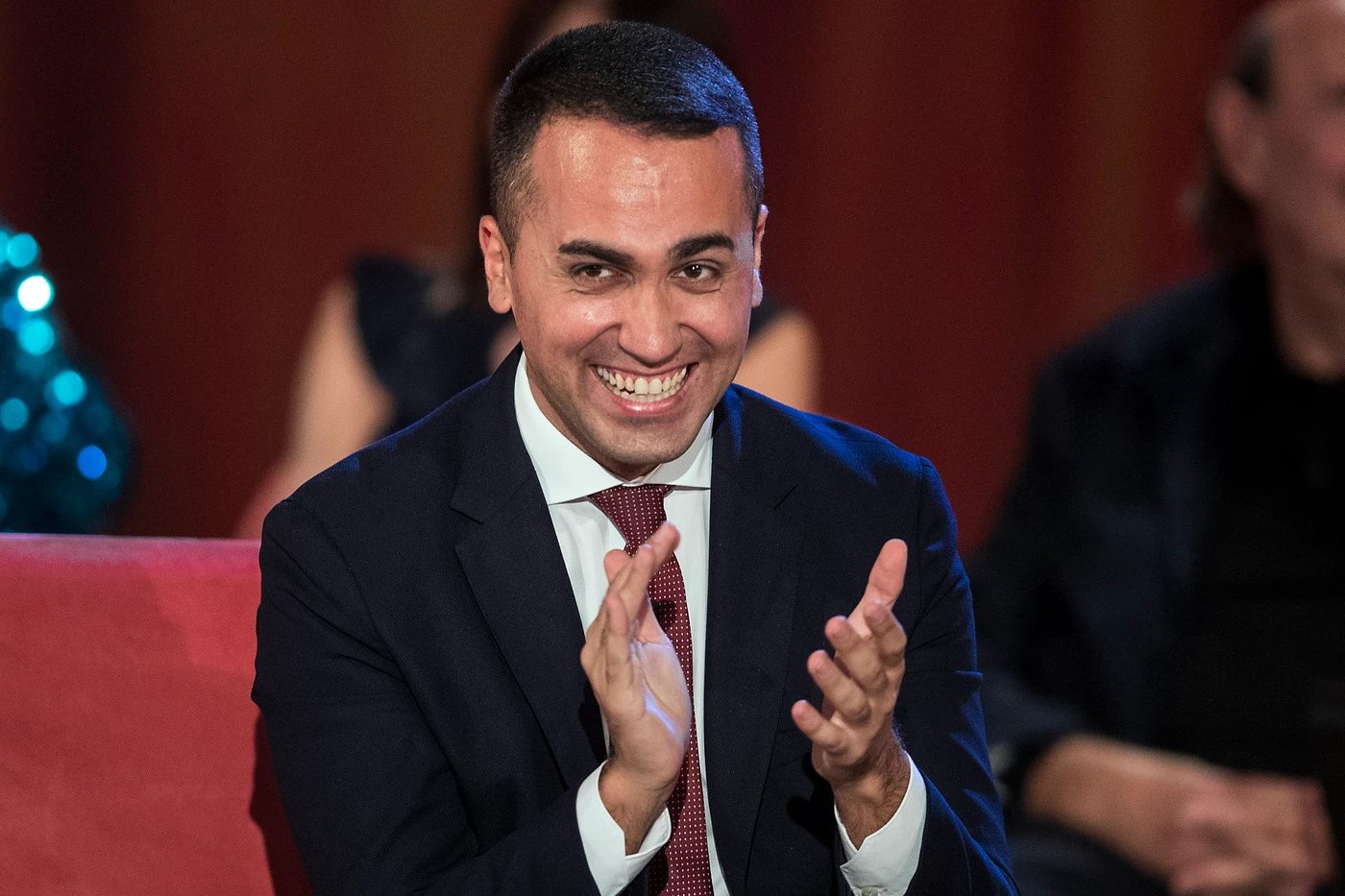 Vittorio Feltri contro Luigi Di Maio: "Bravo, così alcuni operai non moriranno più di tumore, ma..."