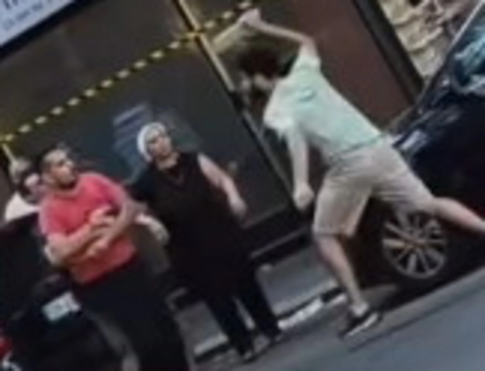 Milano, "bastonate in piazza San Materno, è ora di dire basta!": lo sfogo dopo l'ennesima rissa