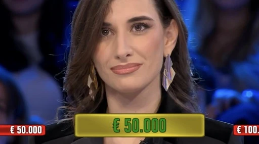 Affari Tuoi, "credo che...": agghiacciante sfondone di Giuliana, un diluvio di sfottò