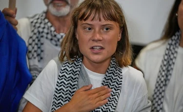 Greta in tour per l'Italia tra comizi con Avs e scioperi