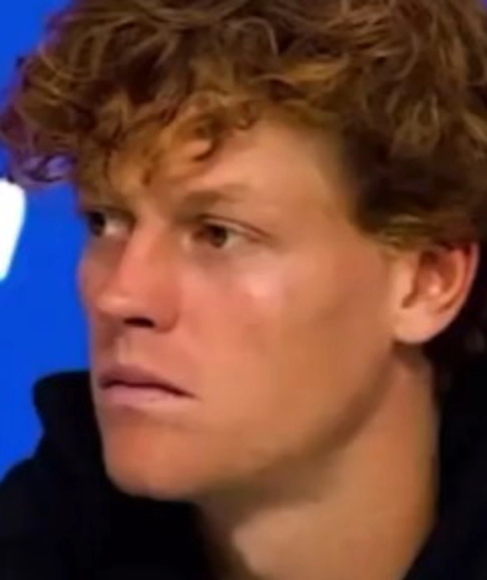 Jannik Sinner gela il cronista: "Vuoi parlare tu?"