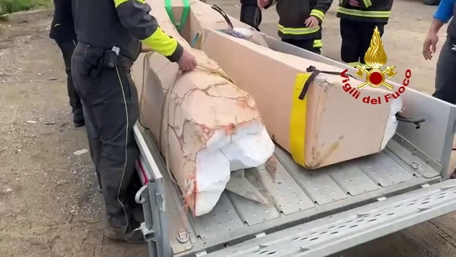 Recuperata a Niscemi la croce caduta nella frana