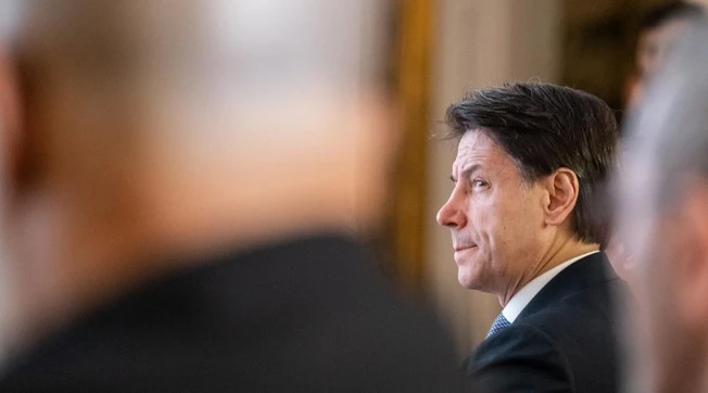 Mario Draghi stronca Conte al telefono: "Aiutami? Roba vostra"