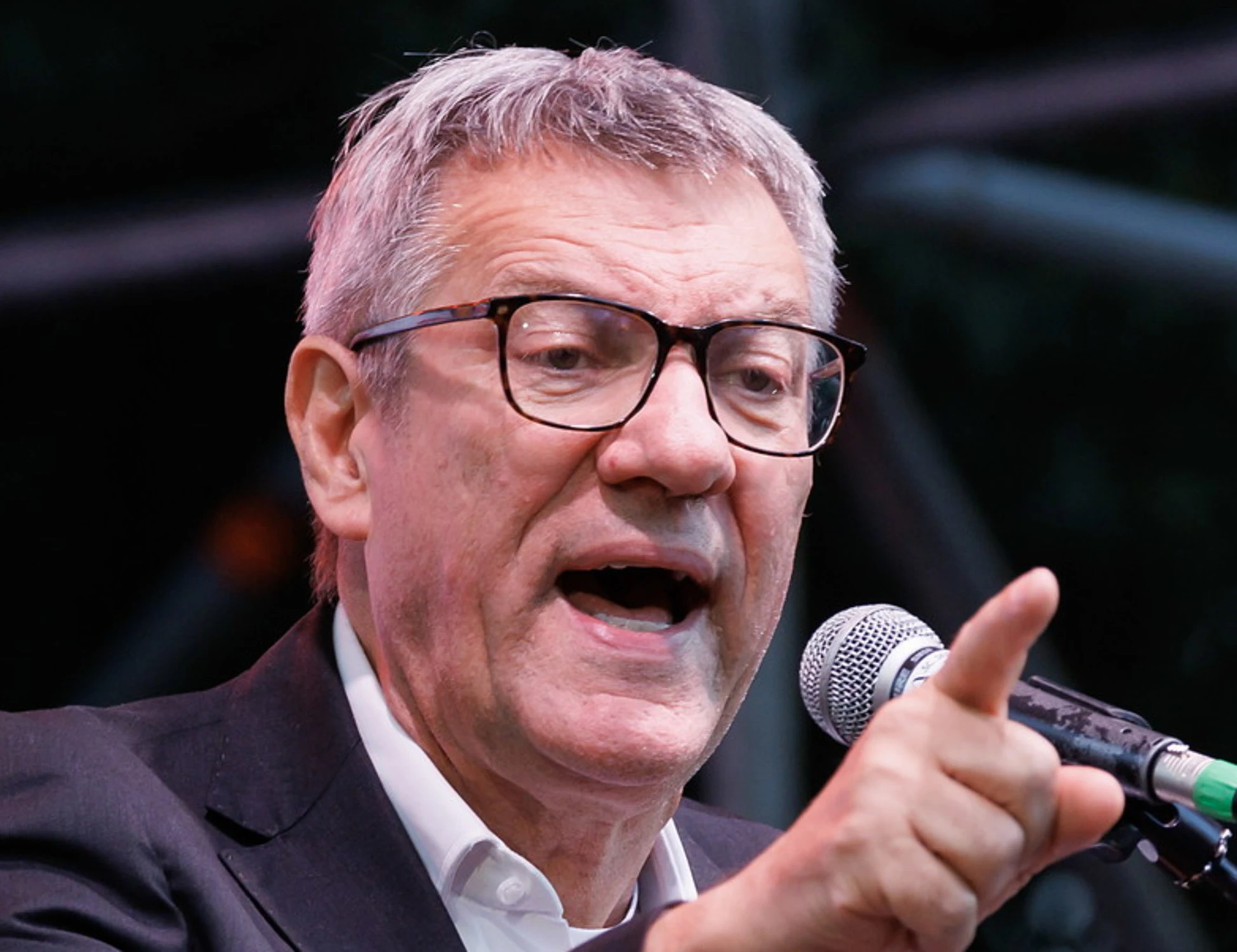 Maurizio Landini smontato dopo lo sciopero: ecco il sondaggio