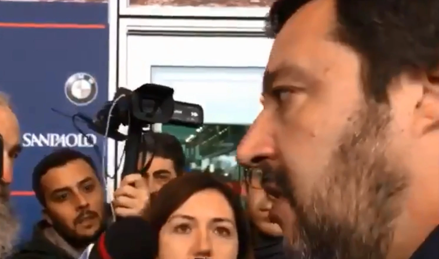 Matteo Salvini scatenato sull'immigrazione: "L'Europa ha rotto le palle", la minaccia alla Francia