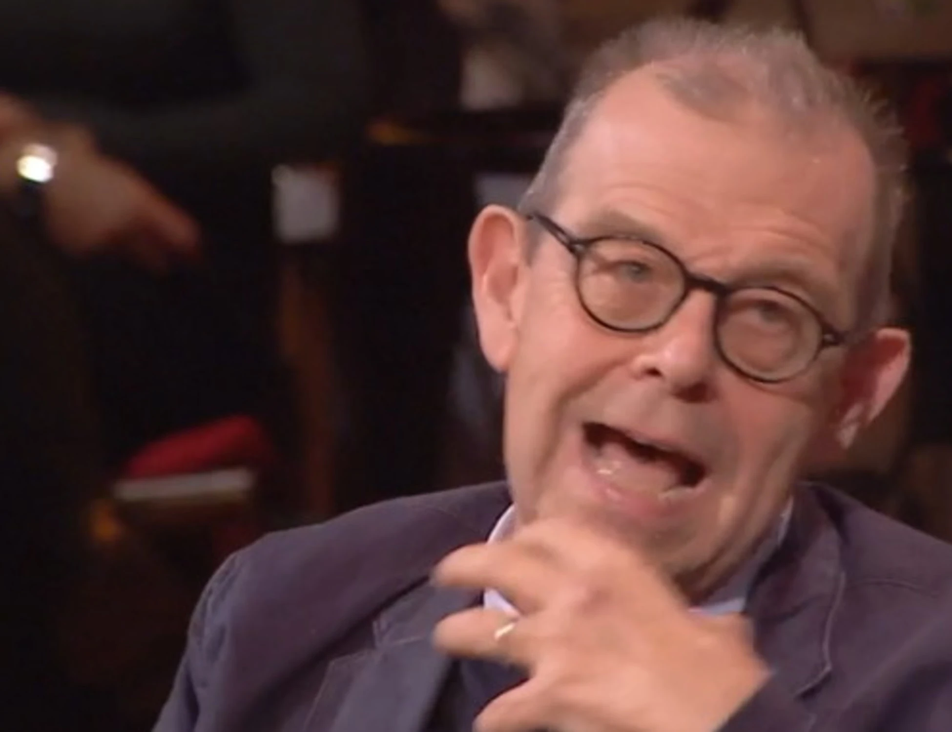 Filippo Ceccarelli, delirio contro Meloni: "Si trova a suo agio con gli sfasciavetrine"