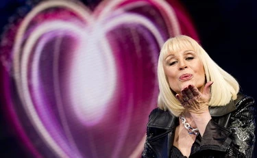 Raffaella Carrà, spunta un figlio adottivo segreto: chi è Gian Luca Pelloni Bulzoni, unico erede