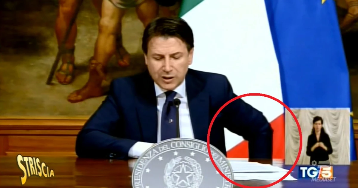 Striscia la Notizia, Giuseppe Conte e la mano in tasca? Il video clamoroso, "cosa c'era là sotto"